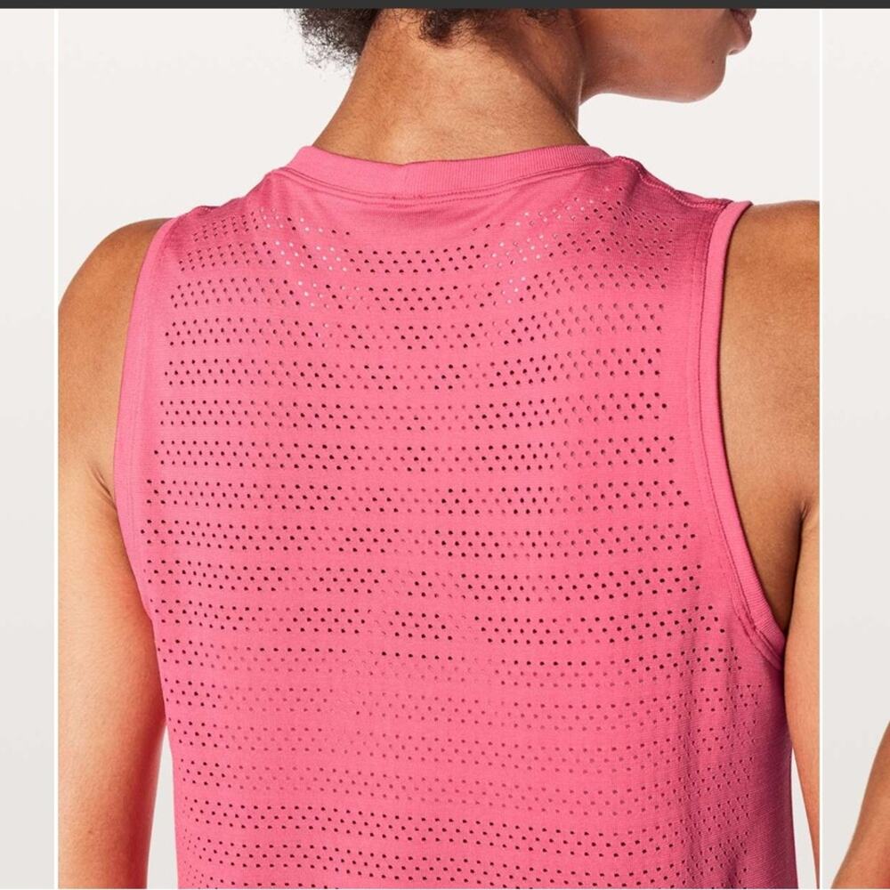 Lululemon Breeze By Muscle Tank II
Glossy / Glossy 4 - Picture 4 of 10